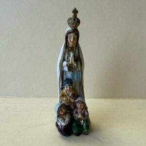 Religious Mini Resin Figurine of Our Lady of Fatima with Three Little Shepherds